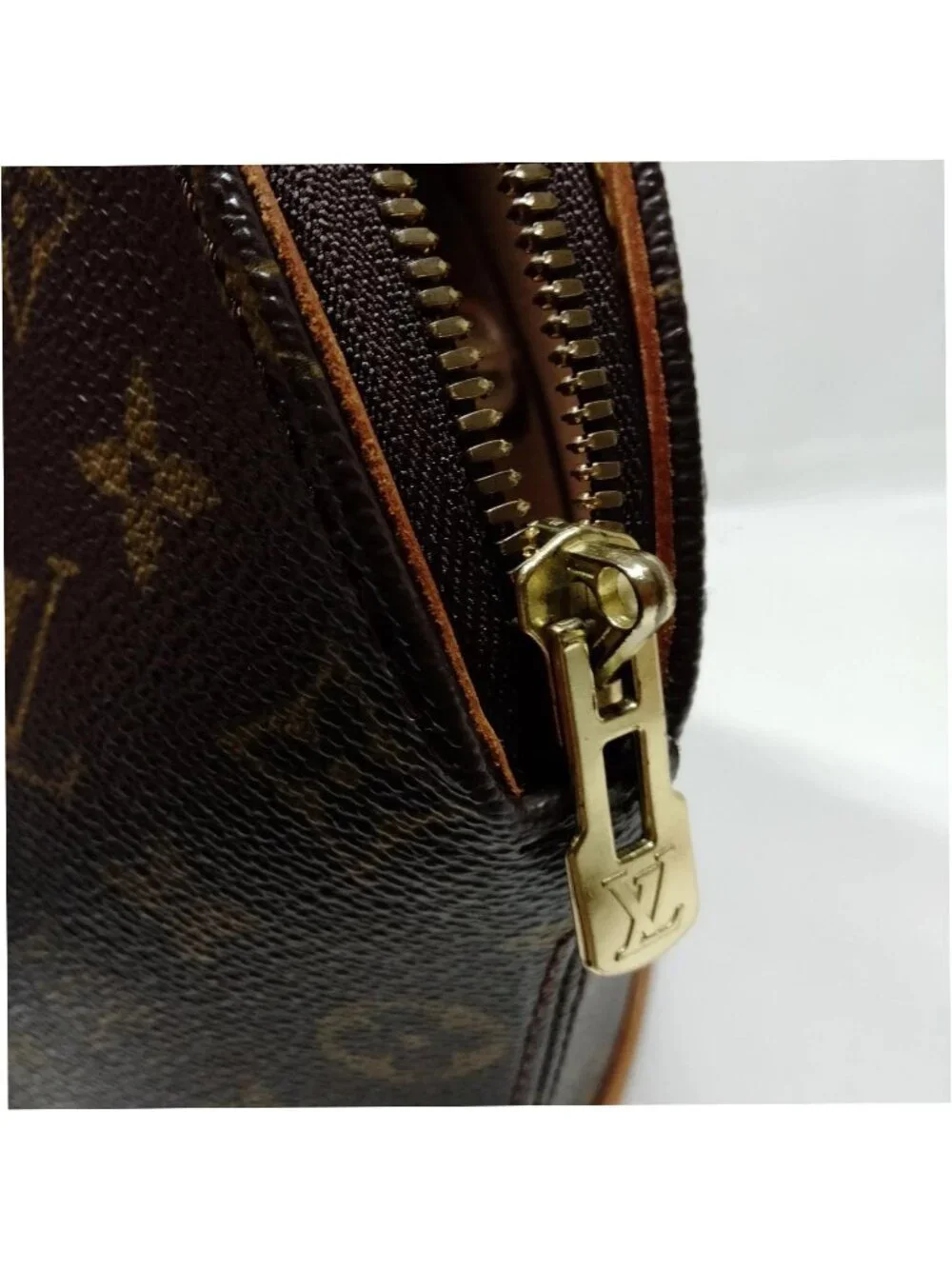 Authentic Louis Vuitton Ellipse PM Monogram Canvas Handbag Satchel